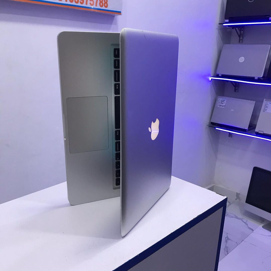MacBook Pro Model 13 Inch